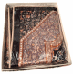 Tapis rembourré noir avec rosace dans boite cadeau fleurie Tapis rembourré noir avec rosace dans boite cadeau fleurie
