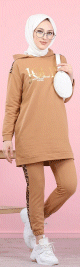 Ensemble Tunique a capuche et Pantalon motifs panthere et imprime "Jolie" dore (Vetement Sport femme voilee) - Couleur camel
