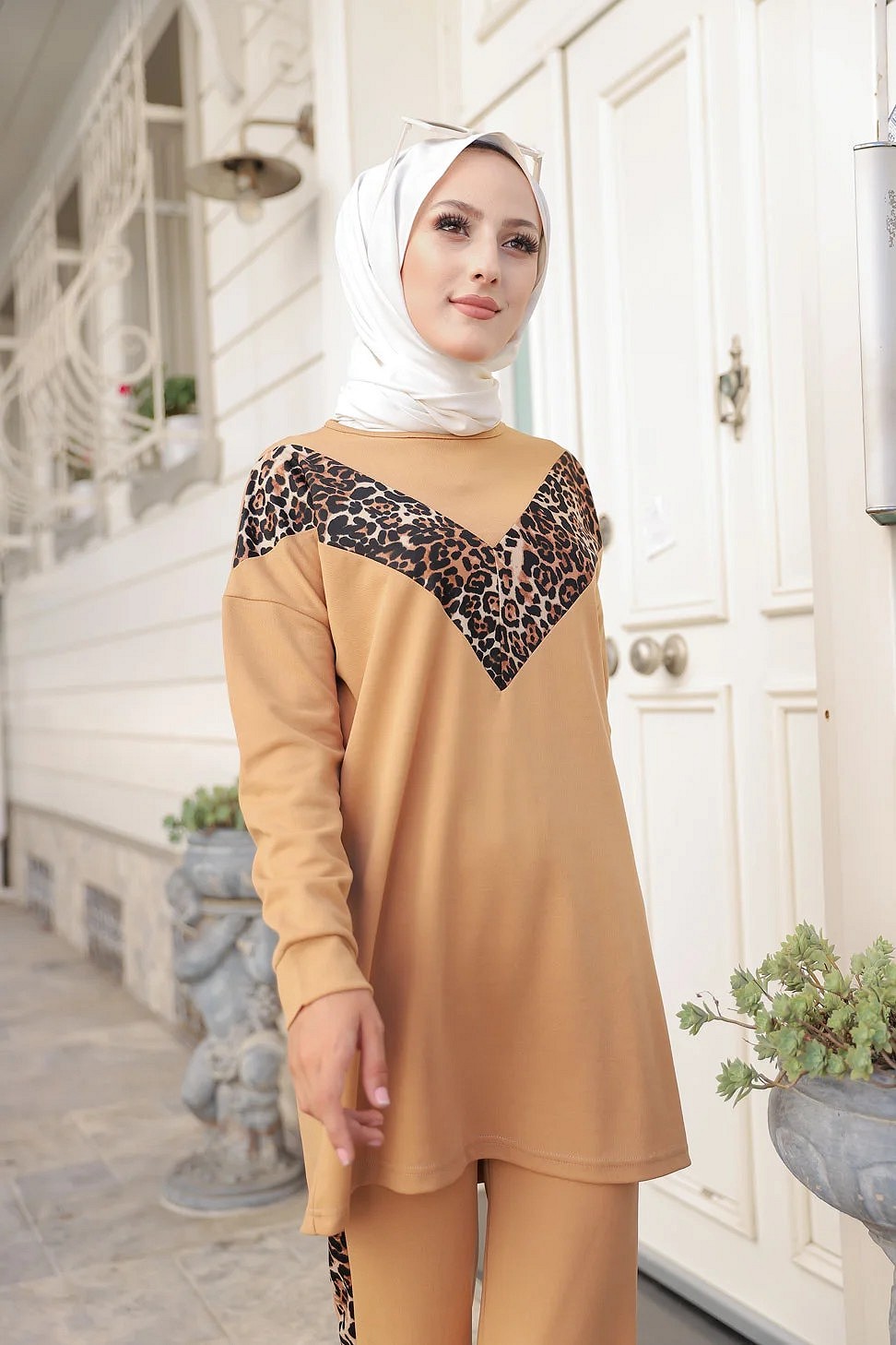 Ensemble ample pour saison automne hiver (Tenue hijab deux pièces : tunique  et pantalon) - Couleur beige