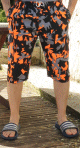 Pantacourt ete - Bermuda de plage - Sarouel de Bain long genoux pour homme motif camouflage militaire - Couleur Noir, Gris et Orange fluo