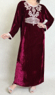 Robe orientale manches longues effet velours style tunisien avec broderies et perles pour femme - Couleur Grenat