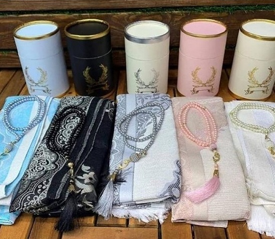 Pack cadeau Muslim Box : tapis de prière + sebha (chapelet musulman) -  Couleur vert